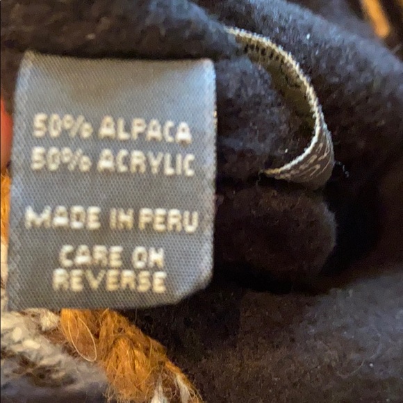 Classic Alpaca beanie with ear flaps - Picture 4 of 6